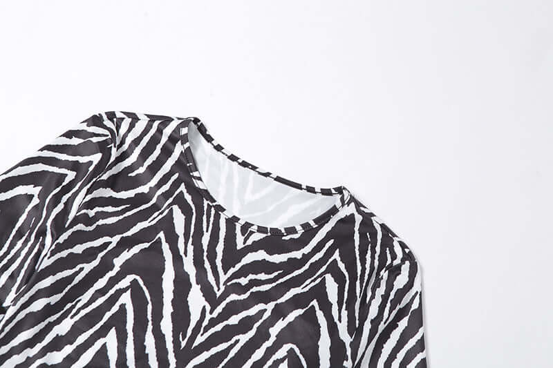 Neia studio top à rayures avec lacets pour femmes, tenue tendance et élégante.