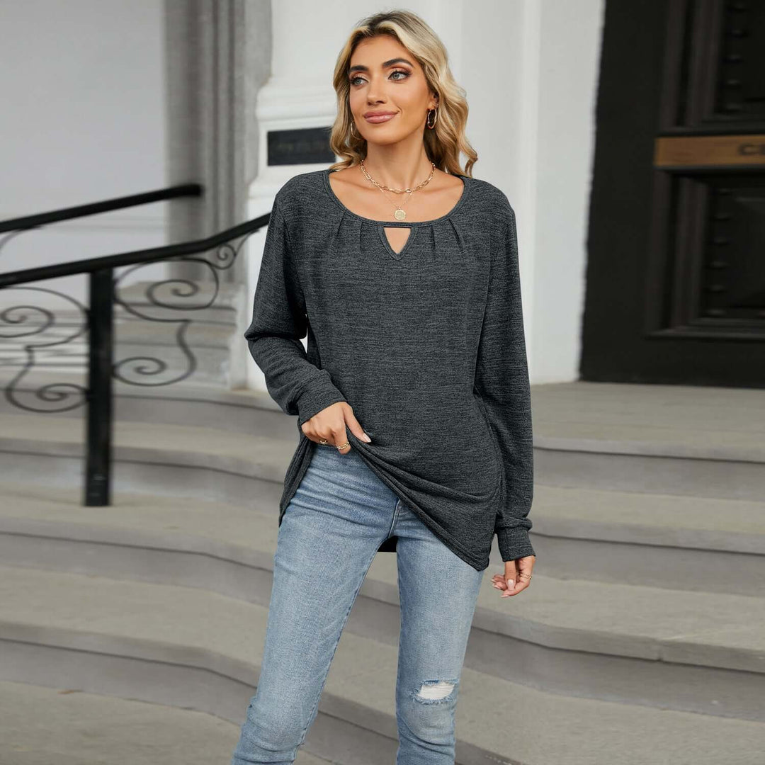 Neia studio T-shirt à manches longues amples de couleur unie, parfaite pour un look décontracté et tendance.